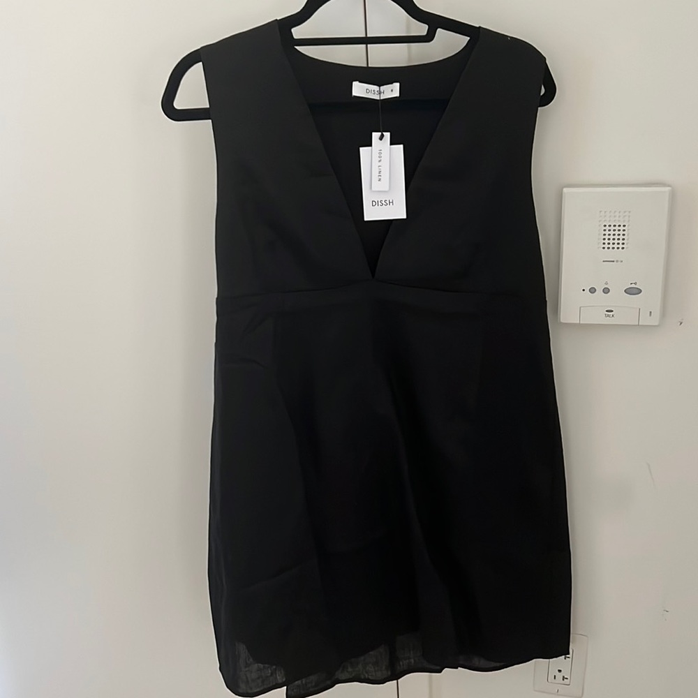 Dissh 100% linen vneck black dress
